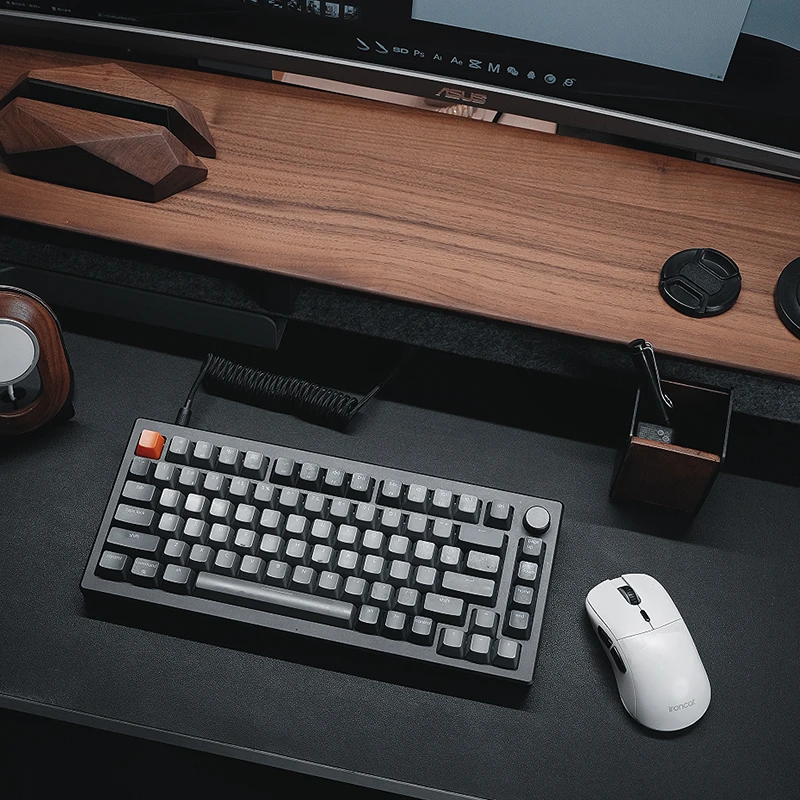 Desk Setup Workspace - Solidny stojak na monitor z orzecha