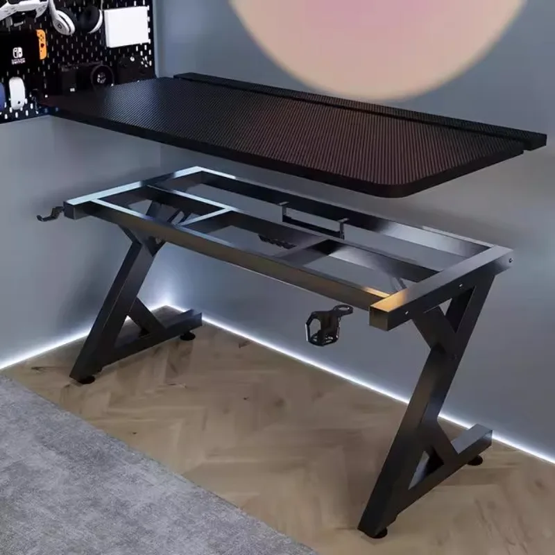Minimalistyczne czarne biurka  – Desk Setup Designer recenzja i cena